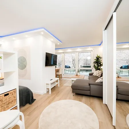 Bellabene Modernes In Zentraler Lage Mit Terrasse, Parkplatz, Smarttv Appartement