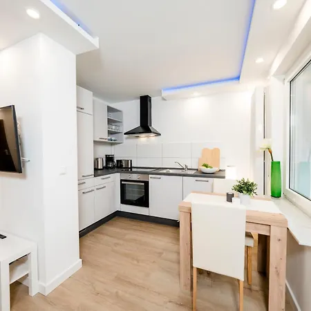 Appartement Bellabene Modernes In Zentraler Lage Mit Terrasse, Parkplatz, Smarttv Pforzheim